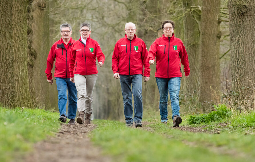 Heino kleurt weer rood tijdens Wandelvierdaagse