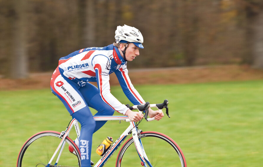 Jasper Hamelink rammelt aan de poort van het prof-peloton