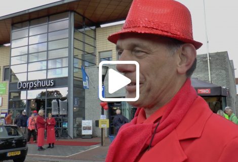 Heino loopt rood aan tijdens Rode Woensdag