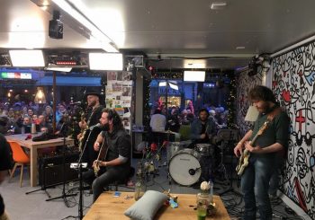 Bökkers speelt in Het Glazen Huis