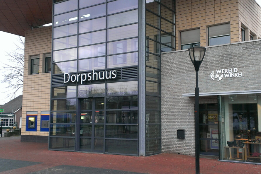 Zingende Bakker treedt op voor senioren in Dorphuus