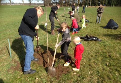 Eerste aanplant voor oerbos fam. Neimeijer