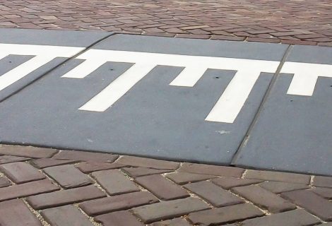 Gemeente broedt op verkeersremmers in kern Laag Zuthem