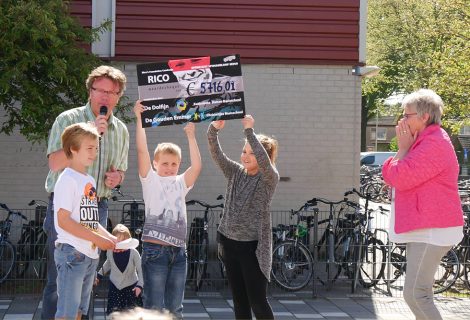 Leerlingen van De Gouden Emmer en De Dolfijn halen €5716,01 op voor Rico’s Foundation