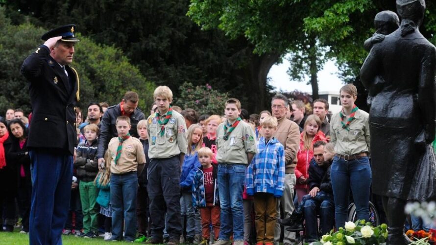 Dodenherdenking in thema van ‘Leven met oorlog’