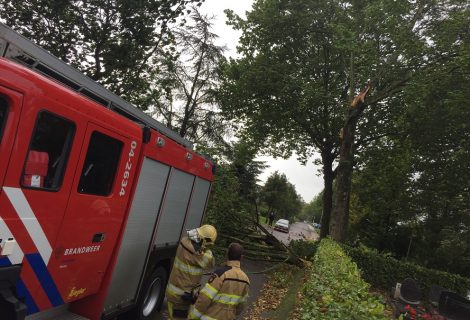 Brandweer rukt uit voor stormschade