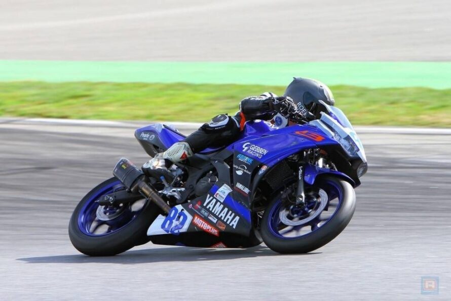 Dennis Koopman pakt titel in Yamaha R3 Cup