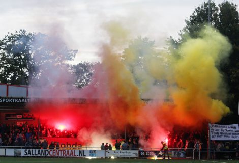 Heino de baas in Raalter voetbalhuiskamer