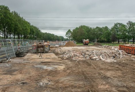 ‘Vleermuisboerderij’ eindelijk ten prooi aan slopershamer