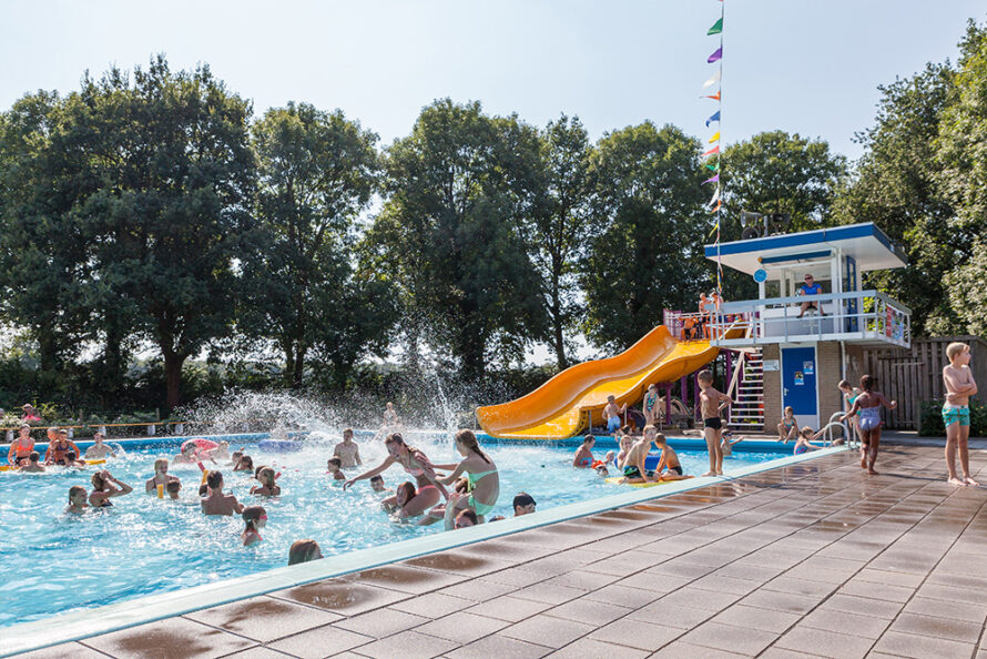 Vrienden van de Tippe zorgt voor tariefverlaging Zwembad De Tippe