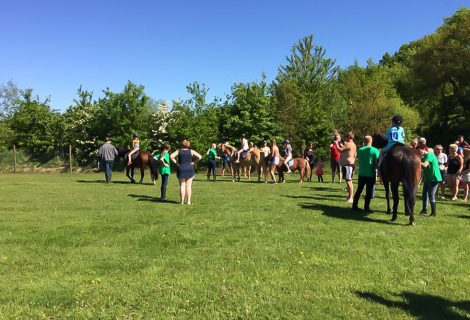 Ponyritjes op terrein van Camping Heino