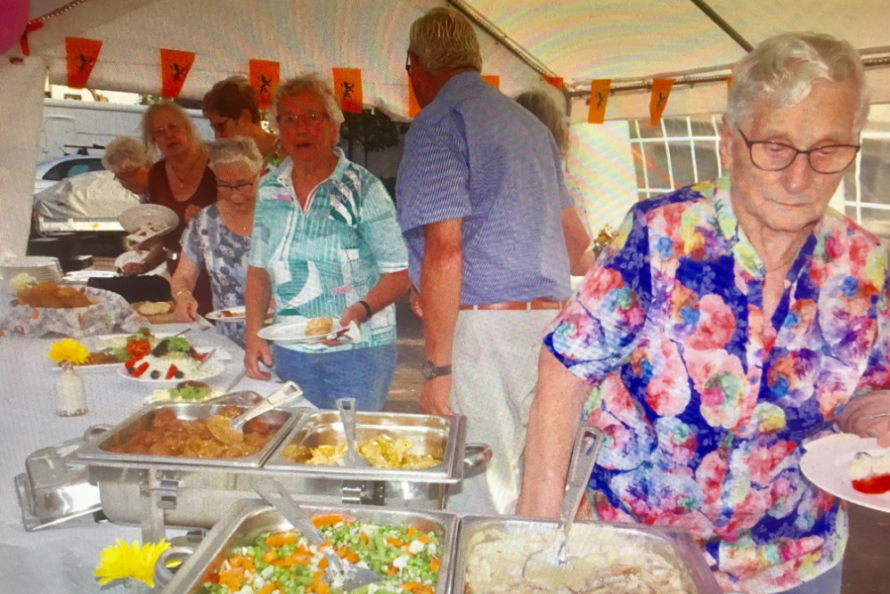 Bewoners de Haere staan stil bij eerste lustrum buurtfeest