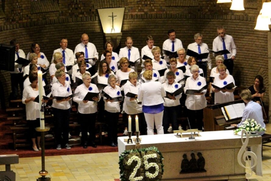 Jubilerend Reflection geeft Adventsconcert in RK Kerk