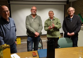 Verrassende winnaar Alfons Slag trofee videoclub Zoom Out