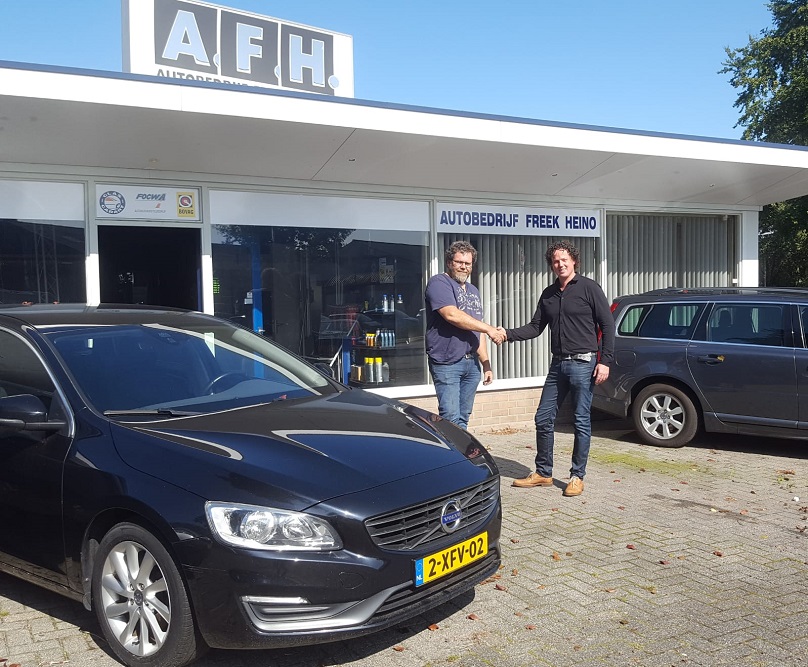 Dennis Offenberg neemt Auto Freek Heino over