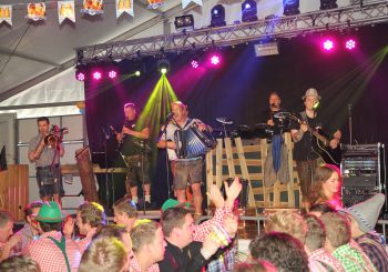 Cover-act Helene Fischer naar Oktoberfeest Heino