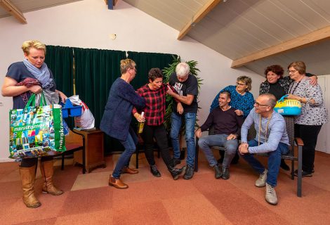 Oale bromberen en dronken vrouwen, het is (weer) Bingo op de camping!