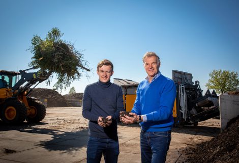 Jansen Wijhe verkondigt graag de blijde boodschap van bodemverbeteraar bokashi