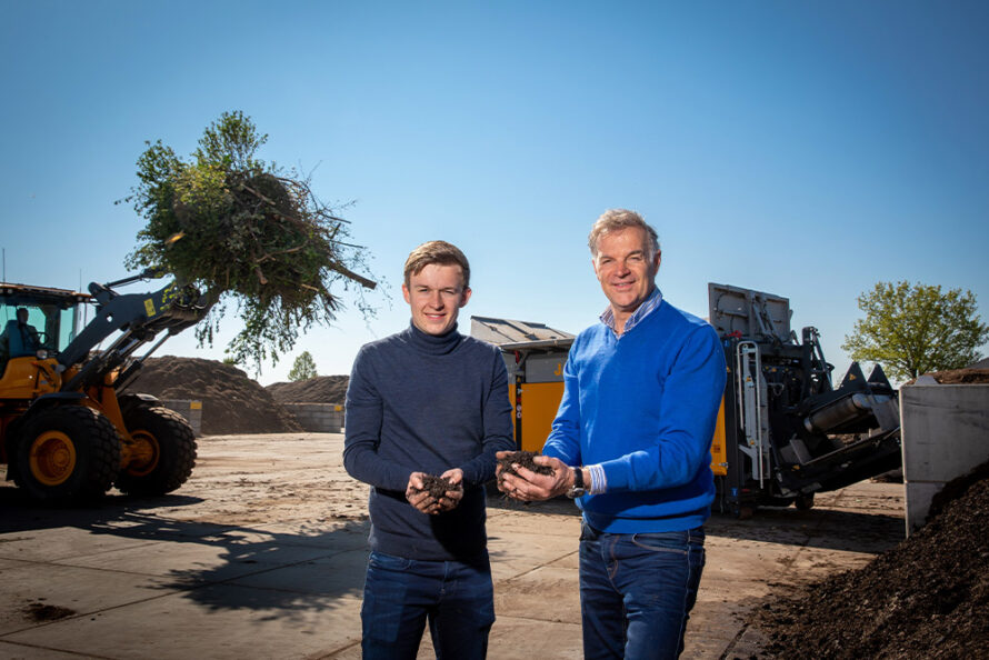 Jansen Wijhe verkondigt graag de blijde boodschap van bodemverbeteraar bokashi