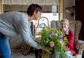 Na de kaartenregen van januari volgt in april de bloemenzee