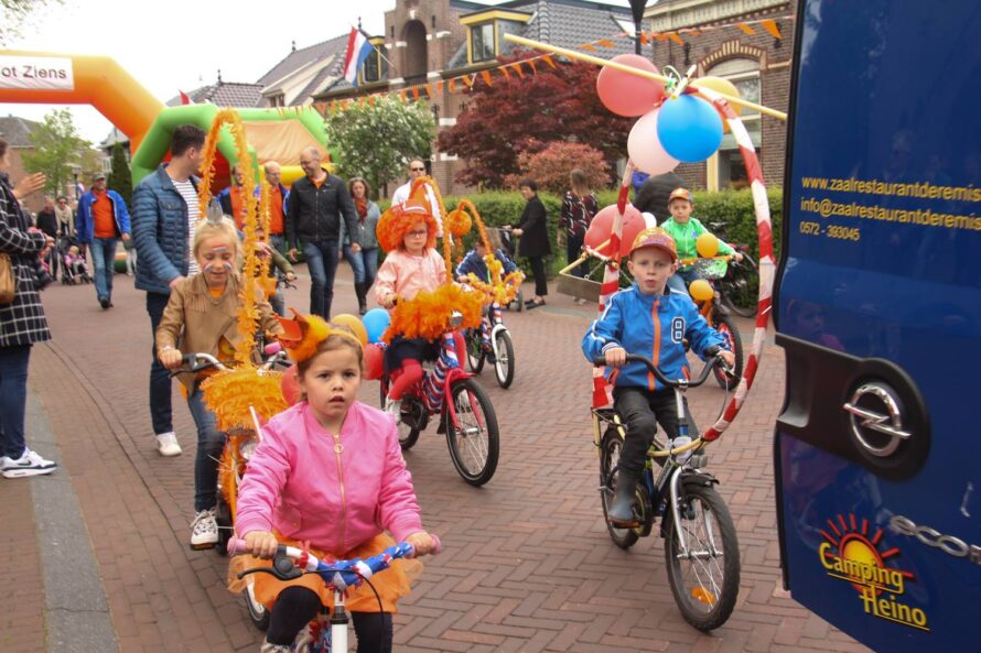 Volop spektakel tijdens Kingsday Heino