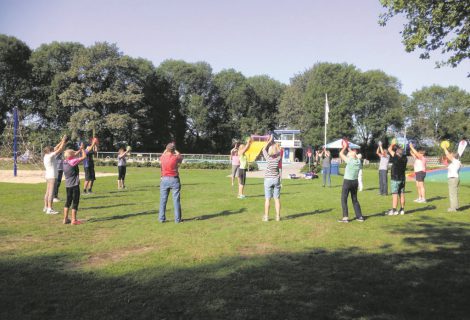 Zomerfit beweegochtenden bij Zwembad De Tippe