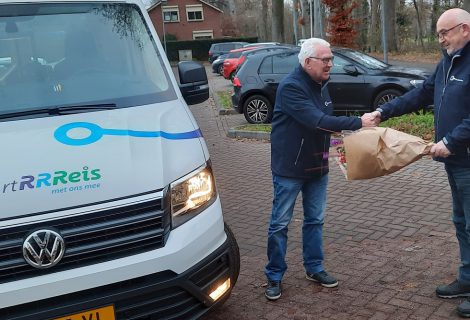 Buurtbus Heino neemt nieuwe bus in gebruik