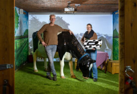 Marieke van Lenthe en Wim Jalink genieten van agrarische Escaperoom ‘Het Meulemans’