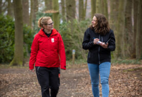 Badjuf Inge geniet van de zomers rond het zwembad