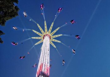 Zweef veertig meter hoog boven de kermis!