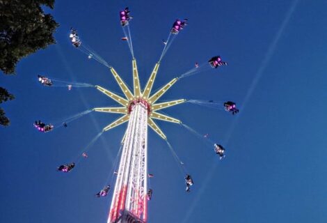 Zweef veertig meter hoog boven de kermis!