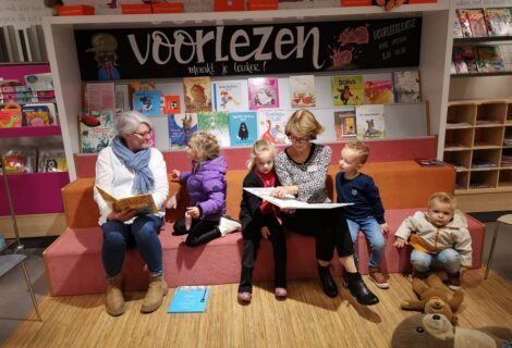 Voorleesuurtje in de Bibliotheek in Heino