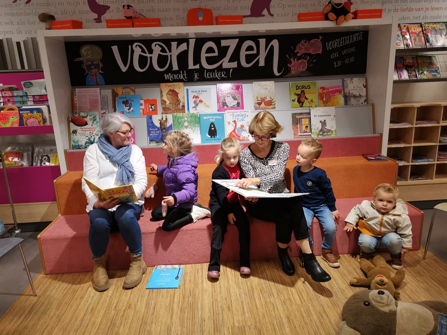 Voorleesuurtje in de Bibliotheek in Heino