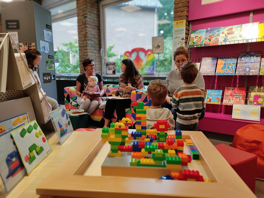Voorleesuurtje in de Bibliotheek in Heino