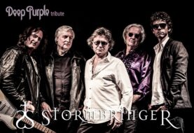 Stormbringer: Deeply Purple Tribute live op het podium