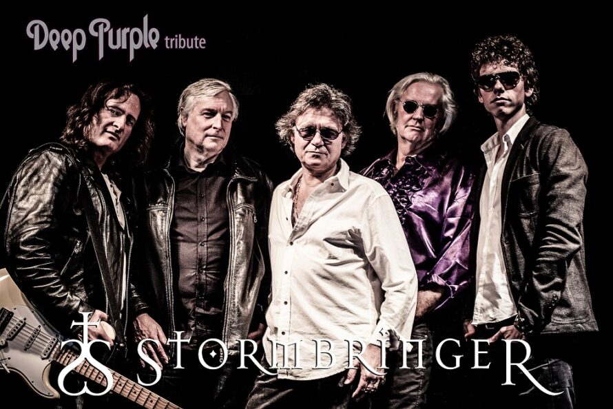Stormbringer: Deeply Purple Tribute live op het podium