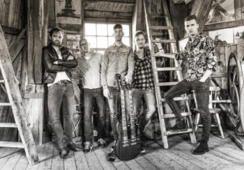 Led Zeppelin tributeband Kashmir speelt in Heino