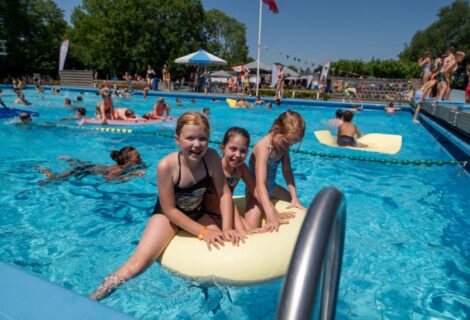 Opening buitenzwembad De Tippe op zondag 27 april