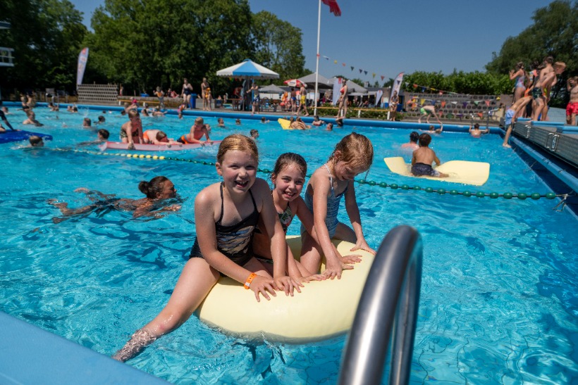 Opening buitenzwembad De Tippe op zondag 27 april