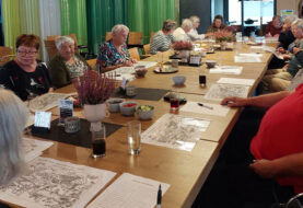 Dorpskamer Heino viert 10-jarig jubileum: tien jaar ontmoeting en gezelligheid