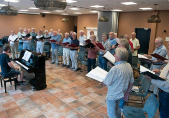 Heino’s Mannenkoor draagt steentje bij aan Strijd van Salland